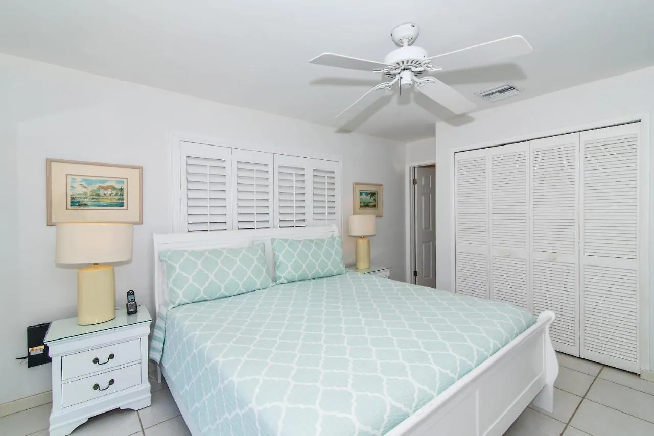 Beach Living At Discovery Point Club West Bay Kaimaninseln