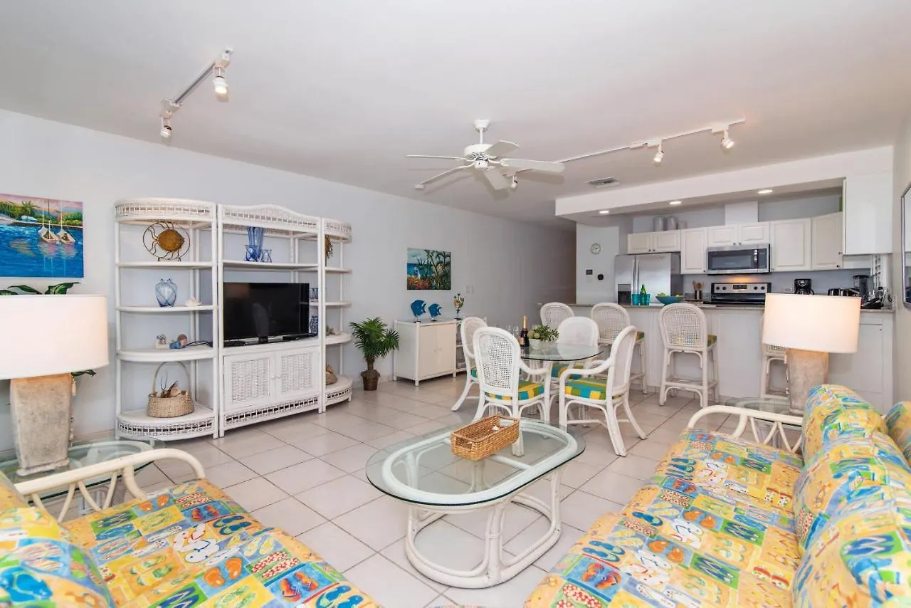Beach Living At Discovery Point Club West Bay 0*,  Kaimaninseln